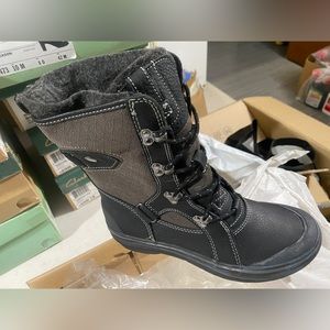 Clarks women’s muckers squall boot 64737 size:5M.